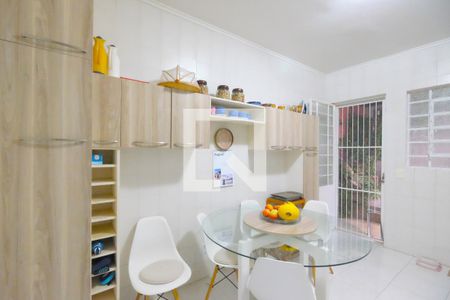 Casa à venda com 227m², 3 quartos e 2 vagasCozinha