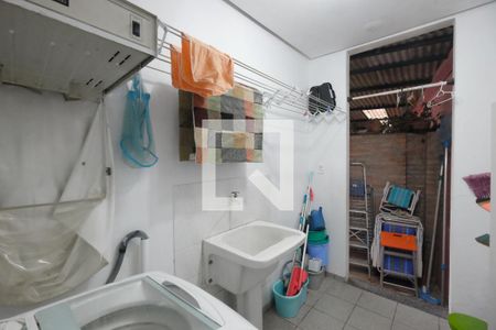 Casa à venda com 227m², 3 quartos e 2 vagasÁrea de Serviço