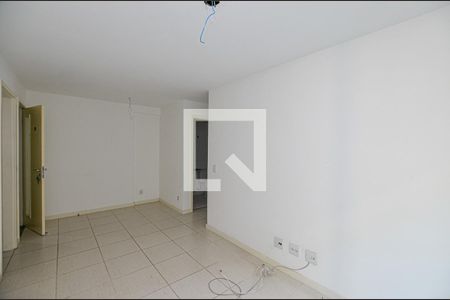 Sala de apartamento à venda com 2 quartos, 69m² em Pendotiba, Niterói