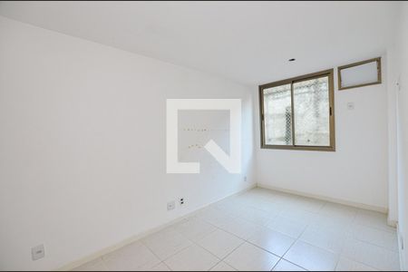 Quarto 2 de apartamento à venda com 2 quartos, 69m² em Pendotiba, Niterói