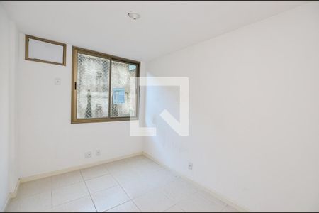 Quarto 1 de apartamento à venda com 2 quartos, 69m² em Pendotiba, Niterói