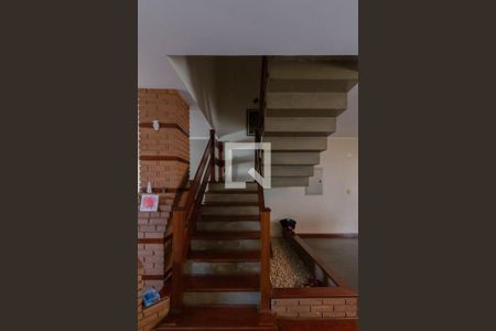 Escada de casa à venda com 3 quartos, 280m² em Jardim Gumercindo, Guarulhos