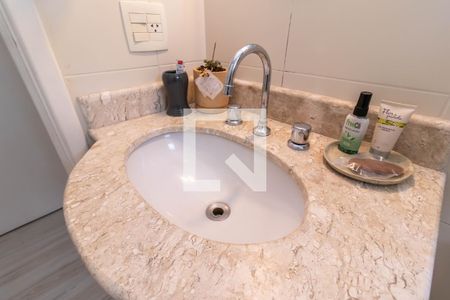 Apartamento à venda com 63m², 2 quartos e 2 vagas Apartamento à venda com 63m², 2 quartos e 2 vagasBanheiro da Suíte 2