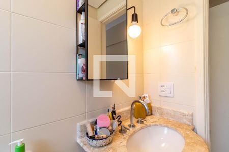 Apartamento à venda com 63m², 2 quartos e 2 vagas Apartamento à venda com 63m², 2 quartos e 2 vagasBanheiro da Suíte 1