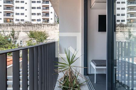 Varanda de kitnet/studio à venda com 1 quarto, 28m² em Jardim das Bandeiras, São Paulo