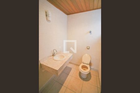 Casa para alugar com 450m², 5 quartos e 4 vagasBanheiro Área comum - Salão de festas