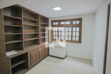 Casa para alugar com 450m², 5 quartos e 4 vagasEscritório