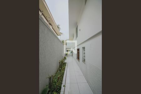 Casa para alugar com 450m², 5 quartos e 4 vagasCorredor Lateral