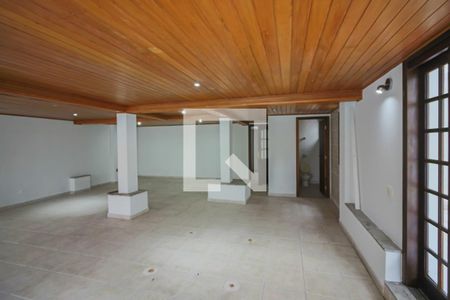 Casa para alugar com 450m², 5 quartos e 4 vagasÁrea comum - Salão de festas