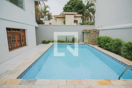 Casa para alugar com 450m², 5 quartos e 4 vagasÁrea comum - Piscina
