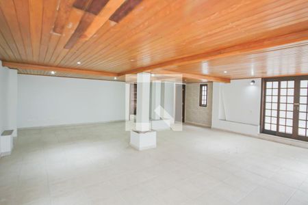 Casa para alugar com 450m², 5 quartos e 4 vagasÁrea comum - Salão de festas