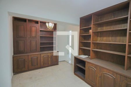 Casa para alugar com 450m², 5 quartos e 4 vagasEscritório