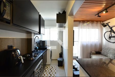 Cozinha de apartamento à venda com 2 quartos, 45m² em Parque Imperial, São Paulo