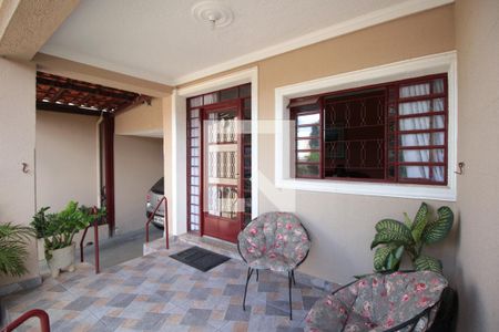 Casa à venda com 360m², 3 quartos e 4 vagasVaranda