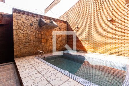 Casa para alugar com 240m², 4 quartos e 2 vagasQuintal - Piscina