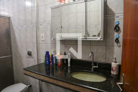 Casa à venda com 180m², 4 quartos e 1 vaga Casa à venda com 180m², 4 quartos e 1 vagaBanheiro