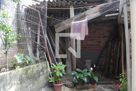 Casa à venda com 180m², 4 quartos e 1 vaga Casa à venda com 180m², 4 quartos e 1 vagaQuintal