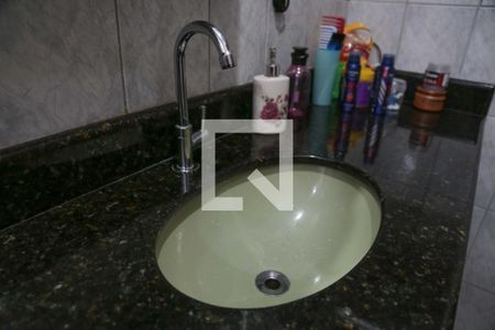 Casa à venda com 180m², 4 quartos e 1 vaga Casa à venda com 180m², 4 quartos e 1 vagaBanheiro