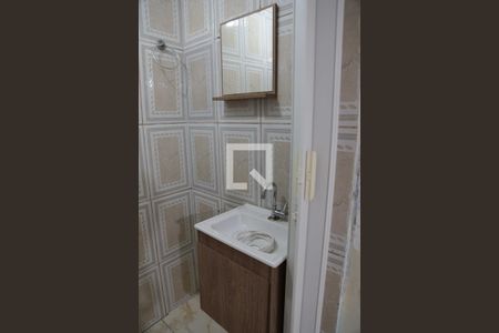 Casa à venda com 180m², 4 quartos e 1 vaga Casa à venda com 180m², 4 quartos e 1 vagaBanheiro