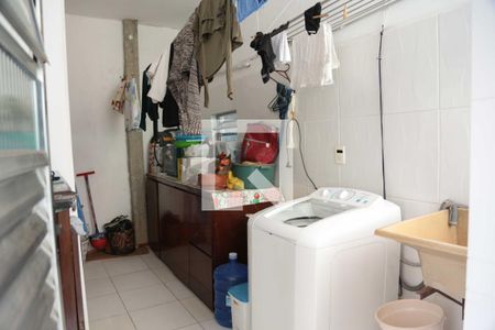 Casa à venda com 180m², 4 quartos e 1 vaga Casa à venda com 180m², 4 quartos e 1 vagaÁrea de Serviço