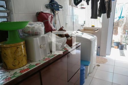 Casa à venda com 180m², 4 quartos e 1 vaga Casa à venda com 180m², 4 quartos e 1 vagaÁrea de Serviço