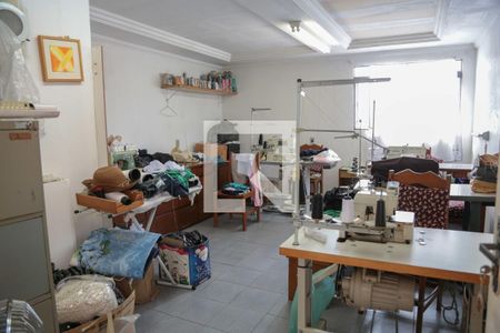 Casa à venda com 180m², 4 quartos e 1 vaga Casa à venda com 180m², 4 quartos e 1 vagaDeposito