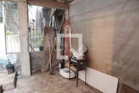 Casa à venda com 180m², 4 quartos e 1 vaga Casa à venda com 180m², 4 quartos e 1 vagaQuintal