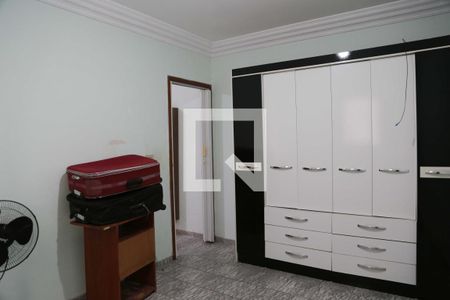 Casa à venda com 180m², 4 quartos e 1 vaga Casa à venda com 180m², 4 quartos e 1 vagaQuarto 3