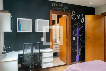 Casa à venda com 470m², 3 quartos e 4 vagas Casa à venda com 470m², 3 quartos e 4 vagasQuarto 2
