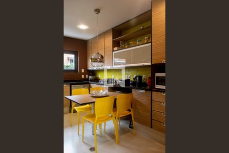 Casa à venda com 470m², 3 quartos e 4 vagas Casa à venda com 470m², 3 quartos e 4 vagasCozinha