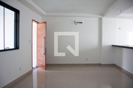 Sala de casa à venda com 3 quartos, 190m² em Jardim Guanabara, Rio de Janeiro