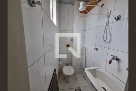 Apartamento à venda com 78m², 2 quartos e 2 vagasBanheiro de serviço