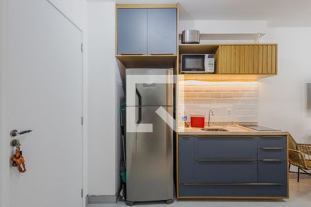 Cozinha de apartamento para alugar com 1 quarto, 28m² em Pinheiros, São Paulo