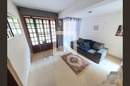 Sala de casa para alugar com 3 quartos, 200m² em Moinho Velho, São Paulo