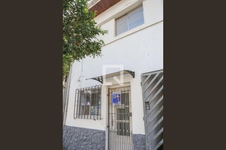 Casa à venda com 70m², 2 quartos e sem vaga Casa à venda com 70m², 2 quartos e sem vagaFachada