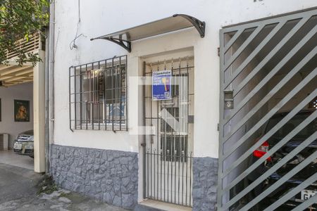 Casa à venda com 70m², 2 quartos e sem vaga Casa à venda com 70m², 2 quartos e sem vagaFachada