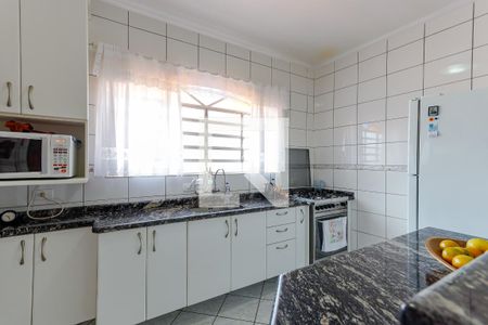 Casa à venda com 130m², 3 quartos e 2 vagas Casa à venda com 130m², 3 quartos e 2 vagasCozinha