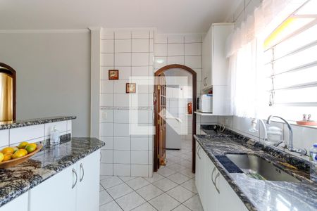 Casa à venda com 130m², 3 quartos e 2 vagas Casa à venda com 130m², 3 quartos e 2 vagasCozinha