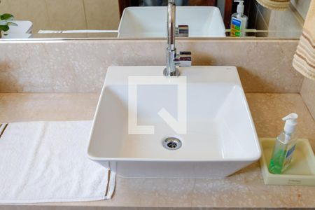 Casa à venda com 130m², 3 quartos e 2 vagas Casa à venda com 130m², 3 quartos e 2 vagasBanheiro