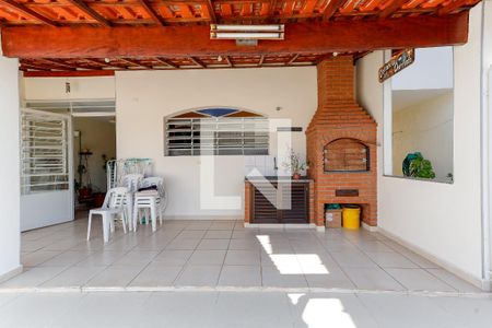 Casa à venda com 130m², 3 quartos e 2 vagas Casa à venda com 130m², 3 quartos e 2 vagasChurrasqueira