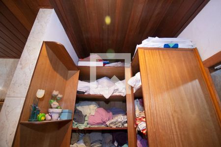 Casa à venda com 110m², 2 quartos e 3 vagas Casa à venda com 110m², 2 quartos e 3 vagasCloset da suíte