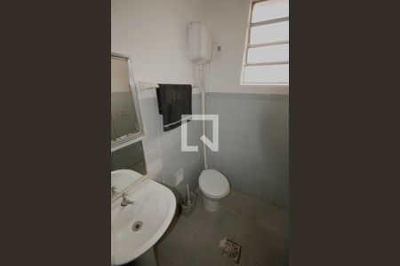 Banheiro de casa à venda com 5 quartos, 163m² em Coração Eucarístico, Belo Horizonte