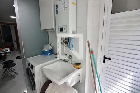 Apartamento à venda com 125m², 4 quartos e 2 vagas Apartamento à venda com 125m², 4 quartos e 2 vagasÁrea de Serviço