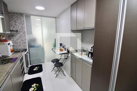 Apartamento à venda com 125m², 4 quartos e 2 vagas Apartamento à venda com 125m², 4 quartos e 2 vagasCozinha