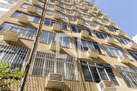 Apartamento à venda com 45m², 1 quarto e sem vaga Apartamento à venda com 45m², 1 quarto e sem vagaFachada