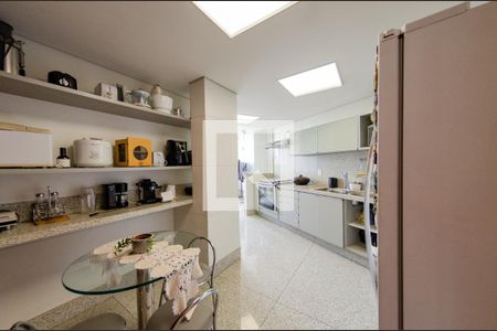 Apartamento à venda com 320m², 5 quartos e 1 vagaCozinha