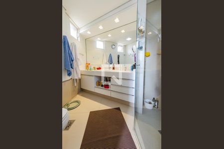 Apartamento à venda com 320m², 5 quartos e 1 vagaBanheiro suíte 2