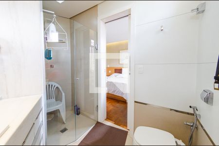 Apartamento à venda com 320m², 5 quartos e 1 vagaBanheiro suíte 2