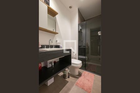 Banheiro de kitnet/studio para alugar com 1 quarto, 32m² em Pinheiros, São Paulo