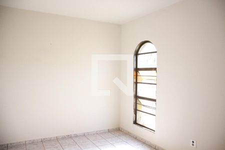 Sala 1 de casa para alugar com 6 quartos, 300m² em Umuarama, Uberlândia
